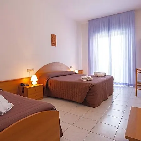 ホテル Centro Vacanze Domus M.g.
