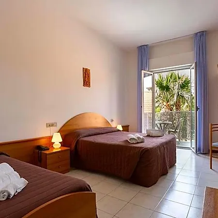 Centro Vacanze Domus M.g. 2*