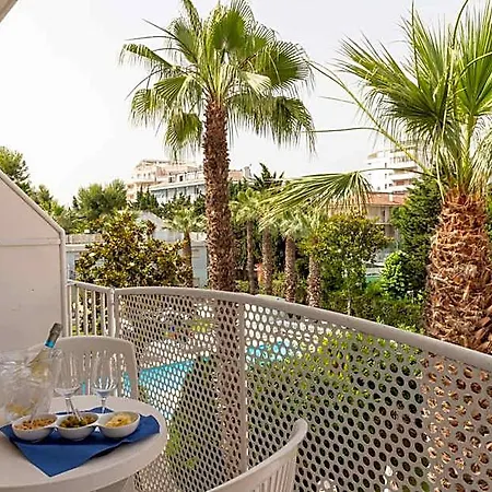 Centro Vacanze Domus M.g. ホテル マルティンシクーロ