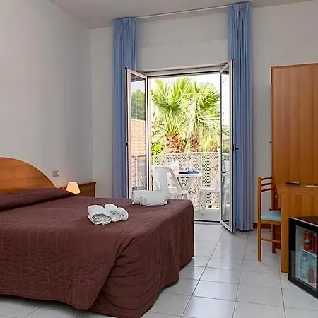ホテル Centro Vacanze Domus M.g.
