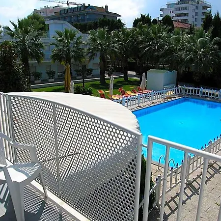 Centro Vacanze Domus M.g. マルティンシクーロ