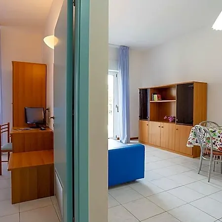 Centro Vacanze Domus M.g. 2* マルティンシクーロ